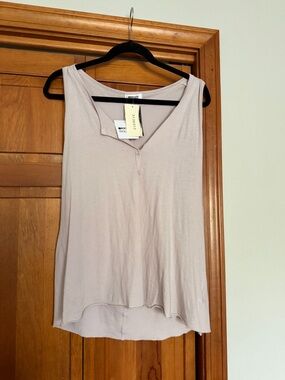 NWT - LAmade Sleeveless Henley Tank Top - Light Mauve
